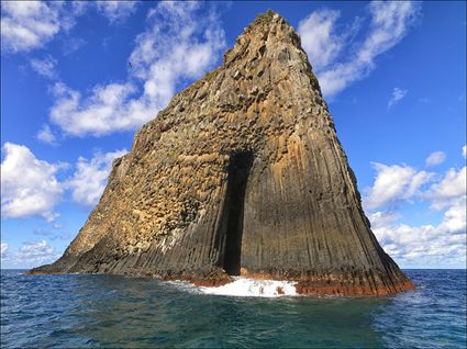 Cathedral Rock - Norfolk Island - NSW SQ (PBH4 00 12374)